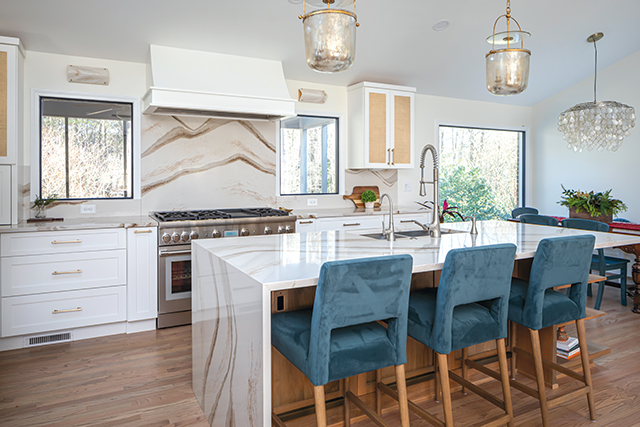 Two-Tone Quartz Islands: Mixing Materials for a Unique Look